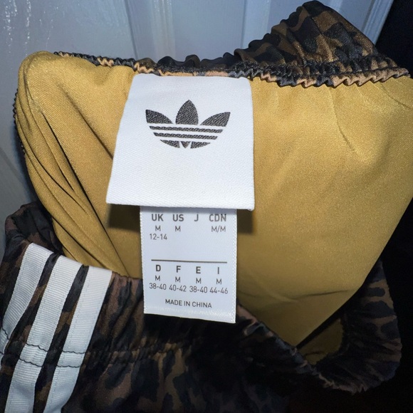 NWT adidas Originals Medium Wide Leg Satin Track Pants Leopard M & Small Jersey - Picture 12 of 16